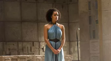 La robe bleue de Missandei (Nathalie Emmanuel) dans Juego de Tronos S03E03