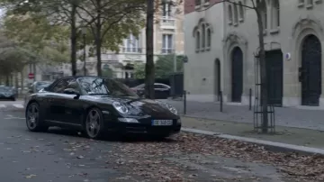 The Porsche Carrera 911 convertible Antoine Roca (Benoît Magimel) in Carbon