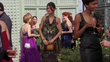 El vestido de Sage Spence (Sofia Black-D'Elia) en Gossip girl S06E02