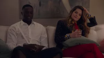 The shirt GUCCI twill silk printed of Sutton (Meghann Fahy) in The Bold Type S01E09