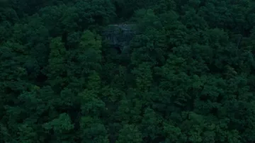 La falaise "Lover's leap bluff" dans Ozarks