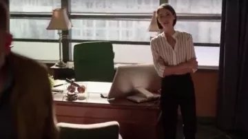 La chemise rayée de Théa Queen (Willa Holland) dans Arrow S05E02