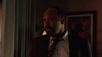 Póster del monje Thelenius en la casa de Joe West (Jesse L Martin) Flash S02E21