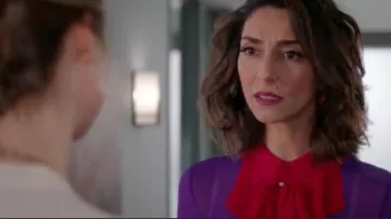 The top silk Gucci Delia (Necar Zadegan) in Girlfriends' Guide To Divorce S04E02