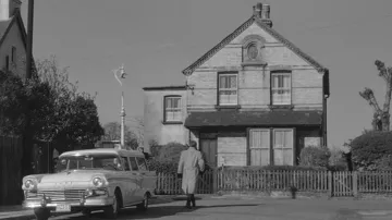 La casa de Watford de Dick (Gary Cockrell) y Dolores Haze (Sue Lyon) en Lolita