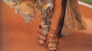 Les sandales multi brides de Carrie Bradshaw (Sarah Jessica Parker) dans Sex and the city 2