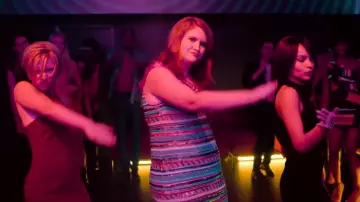 The striped dress of Alice (Jillian Bell) #Worst night rough night