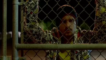 The jacket Volcom Ryan Sheckler of Jesse Pinkman (Aaron Paul) in Breaking Bad S02E04