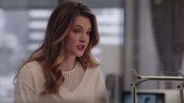 The sweat white of Sutton (Meghann Fahy) in The Bold Type S01E09