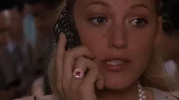 La bague de saphir en frome de fleur Roberto Coin de Serena Van der Woodsen (Blake Lively) dans Gossip girl S05E08