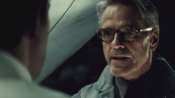Gafas Moscot de Alfred (Jeremy Irons) en Batman V Superman: Dawn of Justice
