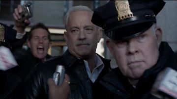 Chaqueta de cuero negro de Tom Hanks en Sully