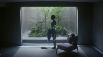 Le fauteuil Venus Lounge de Ava (Alicia Vikander) dans Ex Machina