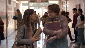 Le classeur Trapper Keeper de Barbara Holland (Shannon Purser) dans Stranger Things S01E01