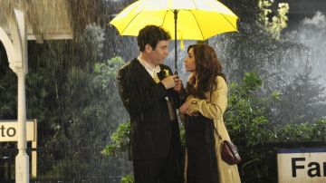 The umbrella yellow of Ted Mosby (Josh Radnor) in How I Met Your Mother