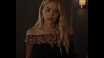 PRETTY LITTLE LIARS - Top usado por Hanna de la marca Alice+Olivia