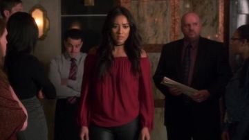 PRETTY LITTLE LIARS - Top usado por Emily de la marca Forever21
