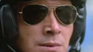 The glasses of Minos (Pierre Valdeck) in Fear on the City