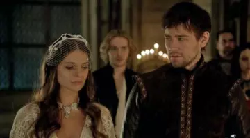 Padded Kenna (Caitlin Stasey) in Reign