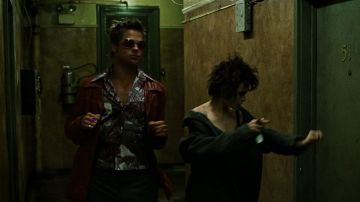 Le blouson en cuir rouge 70s de Tyler Durden (Brad Pitt) dans Fight Club