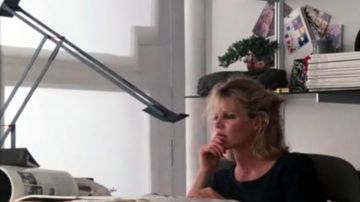 la lampe de bureau Tizio Task de Elizabeth McGraw (Kim Basinger) dans 9 semaines 1/2