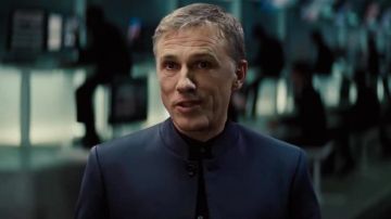 La chaqueta de cuello Mao de Christopher Waltz en Spectre