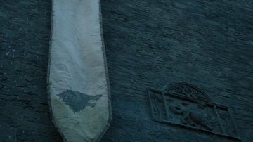 La bannière de la maison Stark dans Game of Thrones