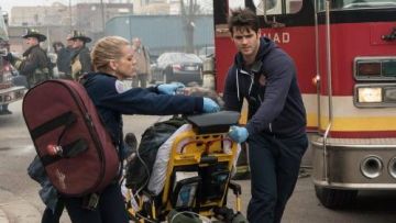 The sweatshirt hoodie, Chicago Fire Department Jimmy Borrelli (Steven R. McQueen) in Chicago Fire S04E02