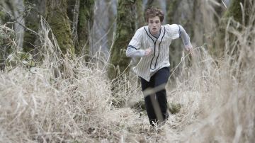 La camiseta de béisbol de Edward Cullen (Robert Pattinson) en Crepúsculo capítulo 1