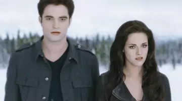 The look of Edward Cullen (Robert Pattinson) in Twilight, chapter 5 - Revelation, part 2