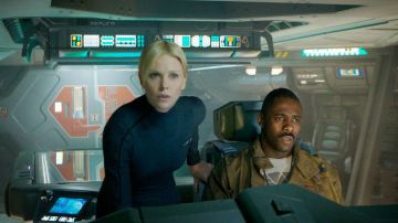 The t-shirt Weyland Corp white Janek (Idris Elba) in Prometheus