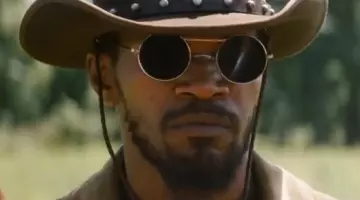 Les lunettes de soleilles rondes de Django (Jamie Foxx) dans Django Unchained