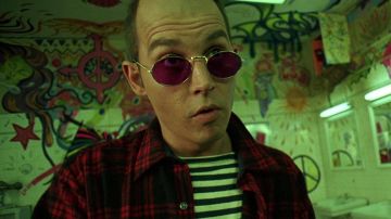 Las gafas de sol rojas de raoul Duke (Johnny Depp) en Las Vegas Parano