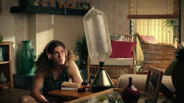 The vaporizer Volcano Will (Blake Anderson) in Dope