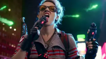 La réplica de los guantes de cuero negro de Jillian Holtzmann (Kate McKinnon) en Cazafantasmas 2016