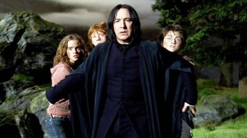 La túnica del mago de Severus Snape (Alan Rickman) en Harry Potter y el misterio del príncipe