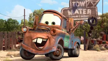 La réplica de felpa de Martin en la saga Cars