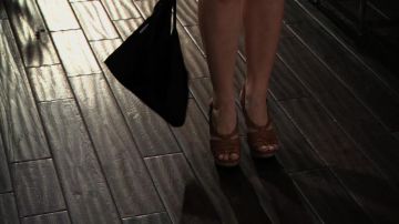 Sandalias compensadas de Ivy Dickens (Kaylee Defer) en Gossip Girl S05E01