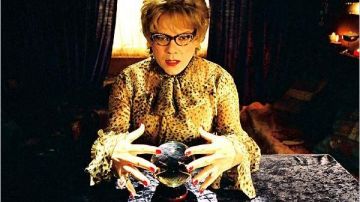 La boule de Cristal de madame Irma (Didier Bourdon) dans le film Madame Irma