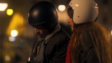 Le casque crème de Jeanne (Audrey Dana) dans Si j'étais un homme