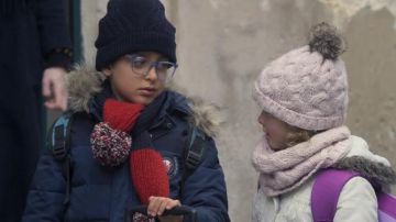 Les lunettes bleues du fils de Jeanne (Audrey Dana) dans Si j'étais un homme