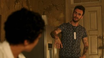 The electronic translator Ili of Cassidy (Joseph Gilgun) in Preacher S02E12