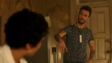 Le traducteur électronique Ili de Cassidy (Joseph Gilgun) dans Preacher S02E12