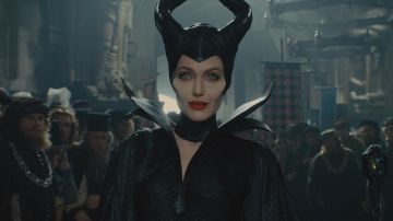 La réplique du costume de Maléfique (Angelina Jolie) dans le film Maléfique