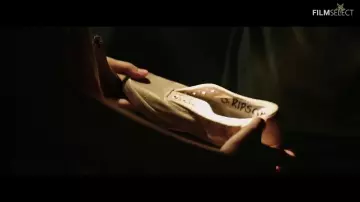 La paire de Tennis Bensimon ramassée par Bill Denbrough (Jaeden Lieberher) dans Ça