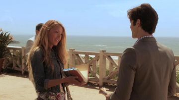 La veste en jean de Serena Van Der Woodsen (Blake Lively) dans Gossip Girl S04E22