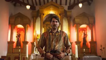 The shirt kitsch Pacho Herrera (Alberto Ammann) in Narcos season 3