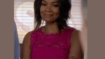 La robe rose de Mary Jane Paul (Gabrielle Union) dans Being Mary Jane S04E19