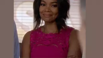 La robe rose de  Mary Jane Paul (Gabrielle Union) dans Being Mary Jane S04E19