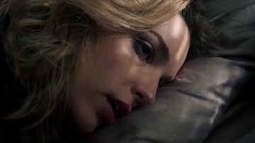 The song In Da Club performed by 50 Cent that goes to each clock Tree (Jessica Rothe) in Happy death day